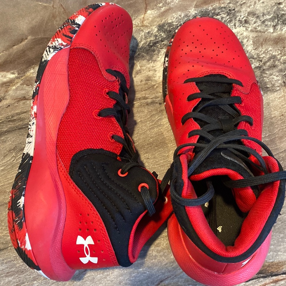 Under Armour Youth Basketball shoes size 5.5Y